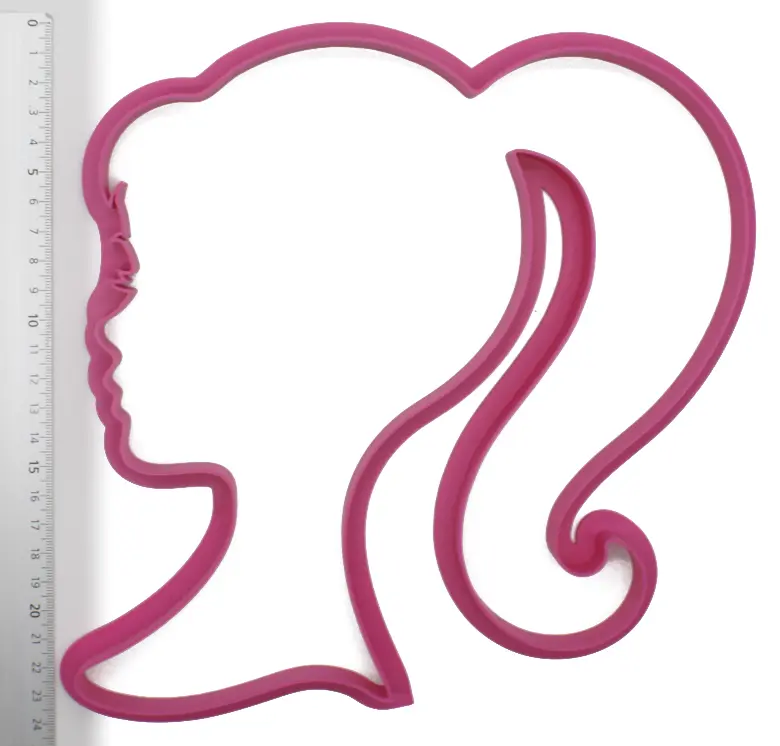 Barbie_25cm_fond_blanc.webp