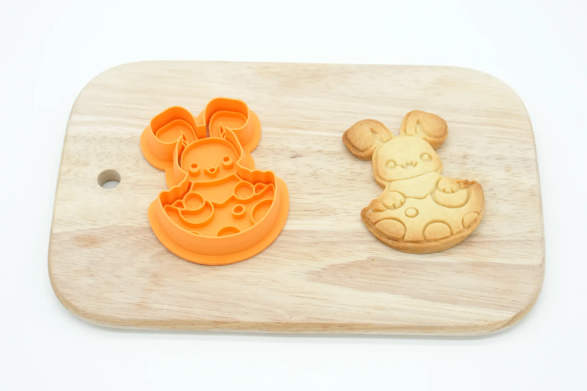 Emporte-pièce lapin dans un oeuf